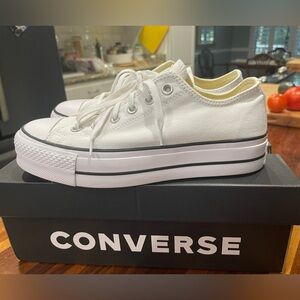 CONVERSE CHUCK TAYLOR ALL STAR LIFT PLATFORM SNEAKERS SIZE 9